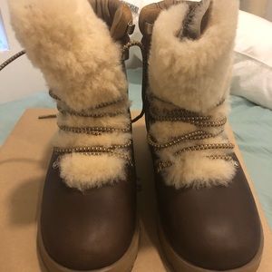 UGG Shoes - Ugg Viki waterproof boot UGG Shoes - Ugg Viki waterproof boot